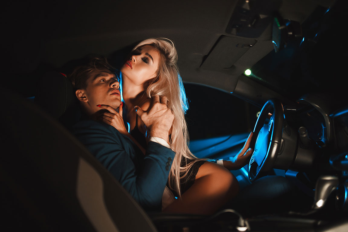 Sex im Auto: Mit diesen Tipps gibst du richtig Gas! - ErotikBlitz